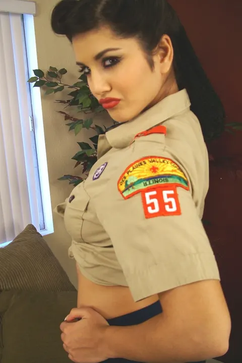 Sunny Leone: Indian MILF Strips Out of Her Scouting Uniform and Red Boots – photo 14 of 21