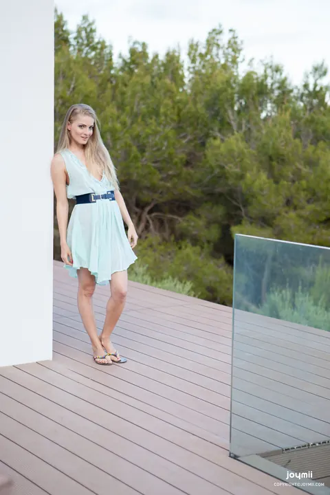 Cayenne Klein: Blonde Rides Him Outdoors Before He Finishes on Her Ass – photo 1 of 20