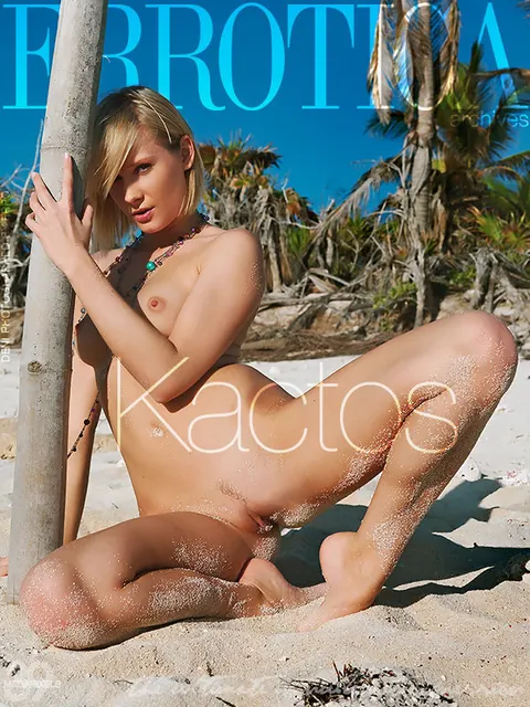 Mature Woman Lets Clothes Fall and Poses Nude – photo 21 of 21