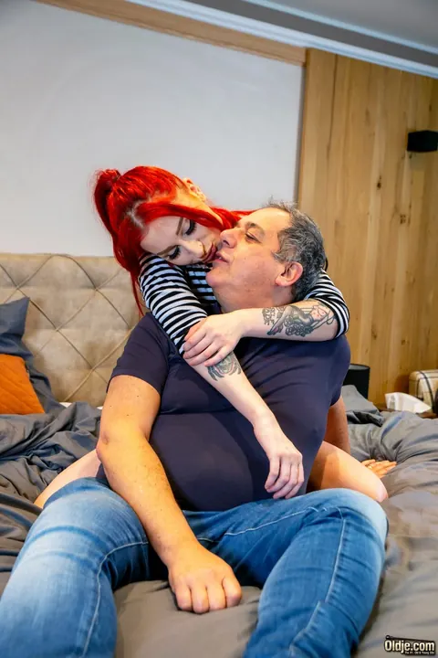 Gigi Rouge: Redhead Gives a Blowjob and Fucks for Cash – photo 3 of 21
