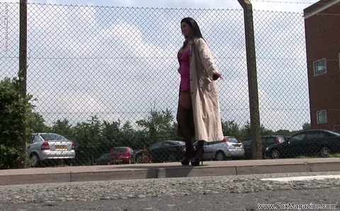 Jodi James: Brunette Kisses a Stranger Before Sex in a Van – photo 1 of 20