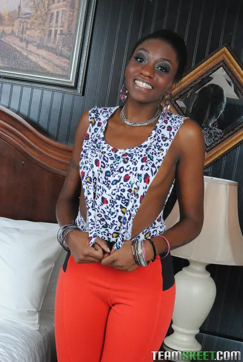 Jayla Dream: Ebony Brunette Strips Nude and Parts Her Legs Wide – photo 4 of 17