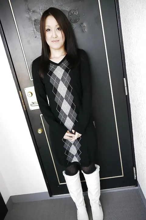 Riko Kariya: Asian Brunette Spreads in Pantyhose, Panties and Boots – photo 2 of 16