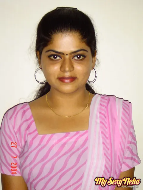 Indian Woman Frees Her Big Natural Tits from a Black Bra – photo 3 of 15