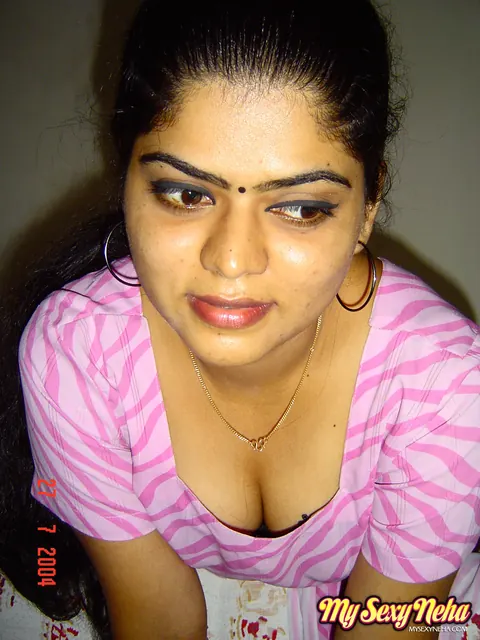 Indian Woman Frees Her Big Natural Tits from a Black Bra – photo 7 of 15