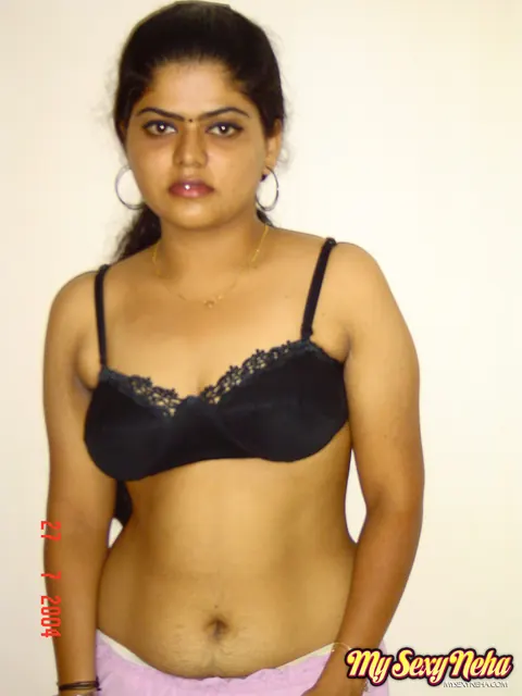 Indian Woman Frees Her Big Natural Tits from a Black Bra – photo 12 of 15