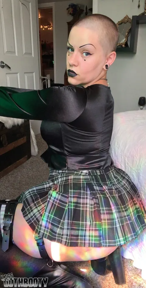 Curvy MILF in a Plaid Skirt Displays Her Big Ass – photo 5 of 15
