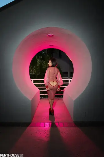 Darcie Dolce – Thick Brunette MILF Strips Out of Her Latex Dress and Boots