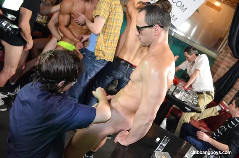 Two Men Kiss and Lick Before Having Sex – photo 11 of 21