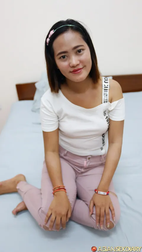 Charice: Curvy Filipina Undresses and Fucks Her Partner – photo 4 of 20