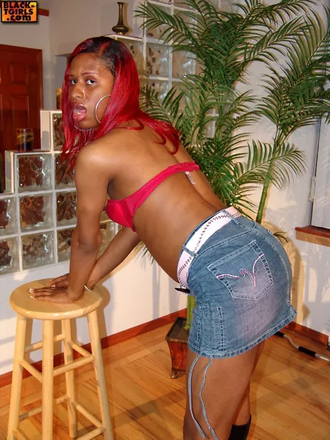 Ebony Trans Woman Fingers Her Ass and Spreads Wide – photo 5 of 16