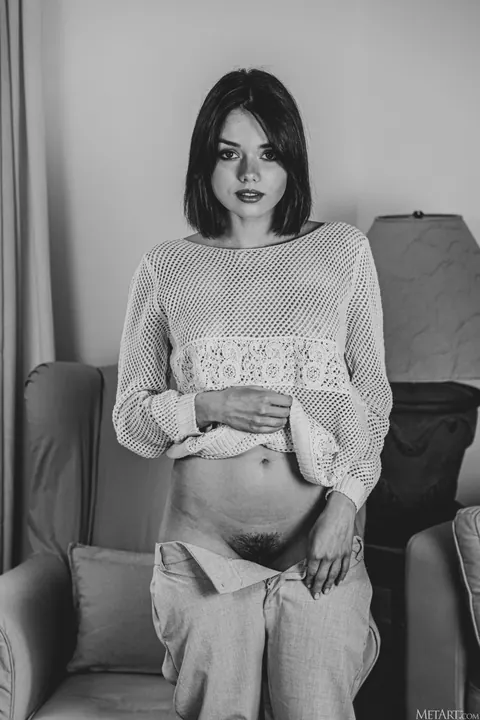 Keira Blue: Short-Haired Brunette Undresses and Spreads Her Hairy Pussy – photo 17 of 21