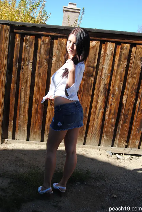 Busty Woman Strips Nude and Poses Outdoors Showing Her Trimmed Pussy – photo 10 of 15