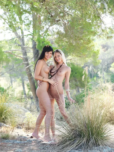 Athletic Mature Woman Strips Nude and Poses – photo 14 of 21