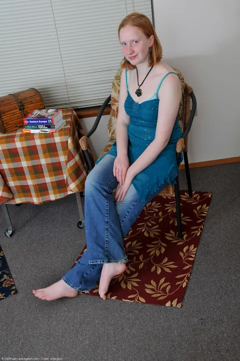 Redhead with Short Hair Fingers Her Hairy Bush – photo 3 of 20