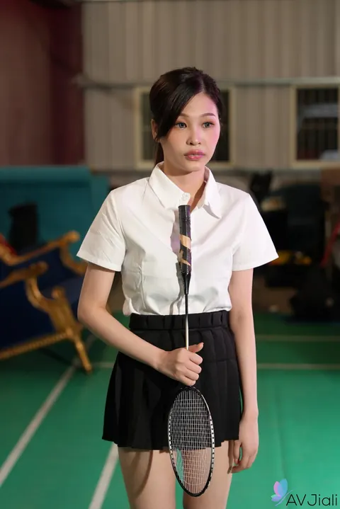 Chinese Badminton Player Sucks Coach and Rides Him Outdoors – photo 1 of 20