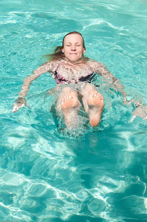 Cody Hunter: Mature Blonde Sheds Her Bikini After Pool Dip – photo 2 of 16