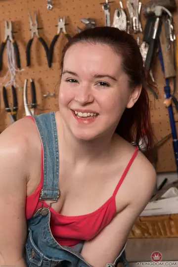 Pale Redhead Pulls Aside Her Jeans to Spread Her Hairy Pussy