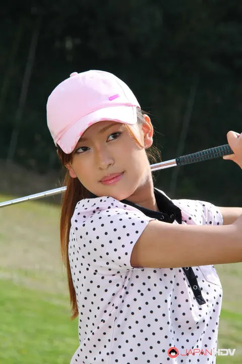 Nao Yuzumiya: Japanese Redhead Lifts Her Skirt Outdoors on the Golf Course – photo 9 of 15