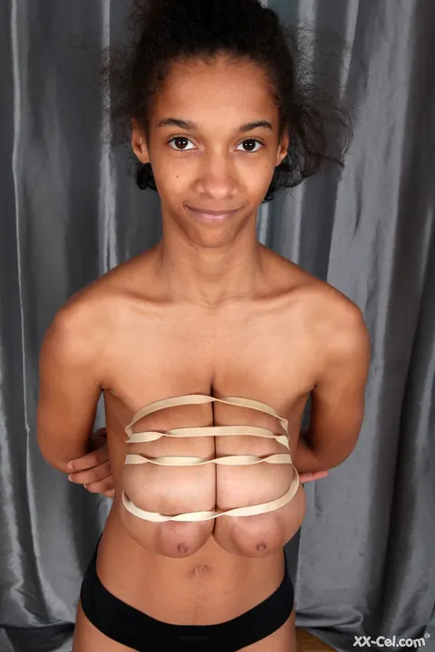 Addison Lorie: Ebony Babe with Big Natural Tits Poses and Undresses – photo 13 of 20