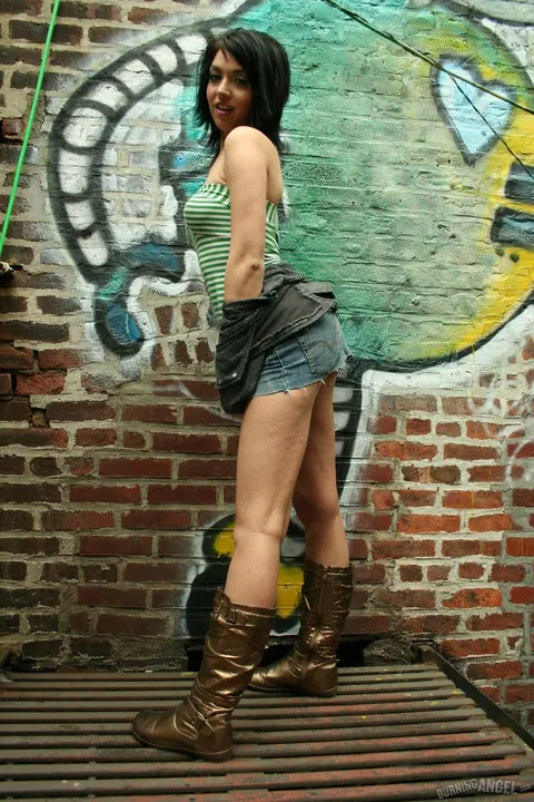 Riley Mason: Tattooed Brunette Strips and Fingers Her Pussy in Public – photo 2 of 17