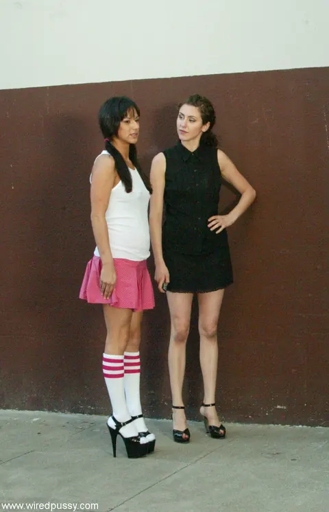 Lesbian BDSM Mistress Ties Up Slave Outdoors – photo 14 of 21