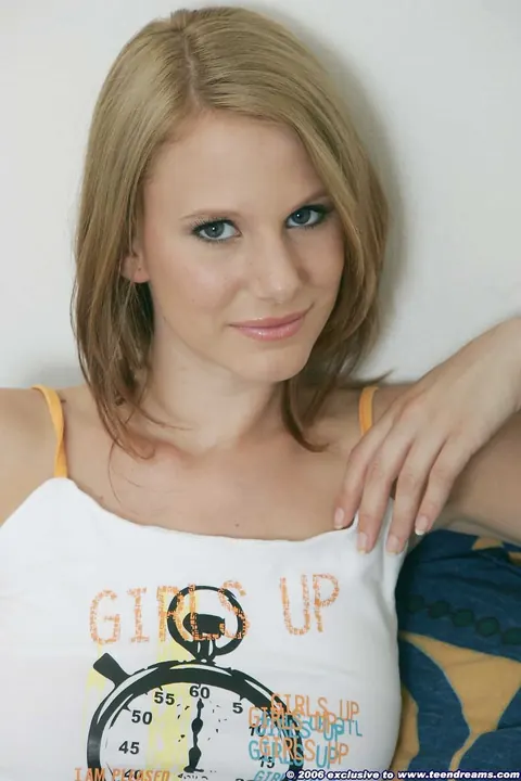 Tammy Sage: Blonde with Big Tits Strips Out of Her Panties and Spreads – photo 4 of 21