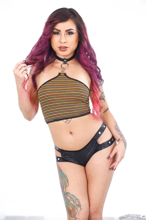 Ivy Brooks: Tattooed Latina in Heels Spreads Her Legs Nude – photo 1 of 17