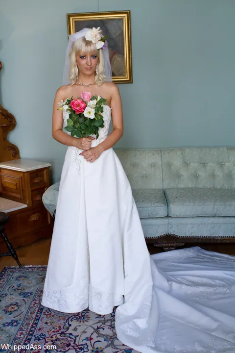 Cherry Torn: Busty Blonde MILF Bride Has Lesbian Sex with Maids – photo 3 of 20