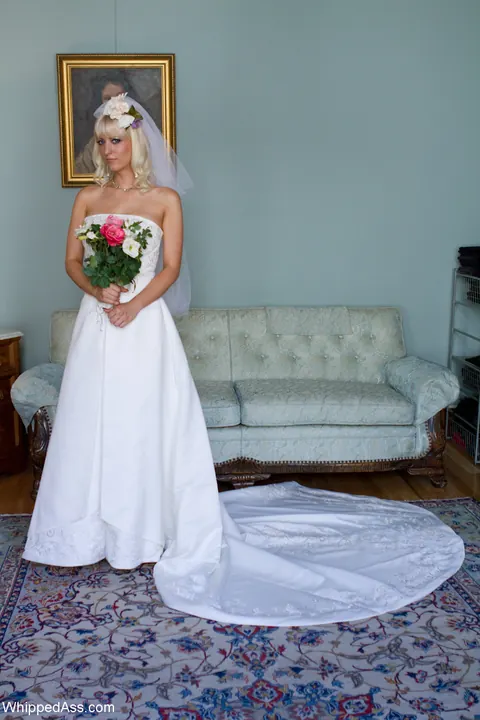 Cherry Torn: Busty Blonde MILF Bride Has Lesbian Sex with Maids – photo 4 of 20