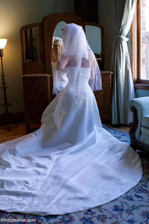 Cherry Torn: Busty Blonde MILF Bride Has Lesbian Sex with Maids – photo 9 of 20