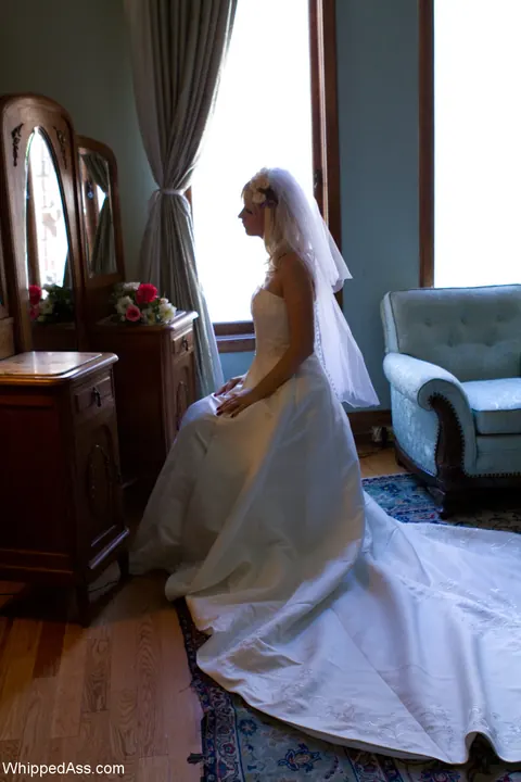 Cherry Torn: Busty Blonde MILF Bride Has Lesbian Sex with Maids – photo 11 of 20