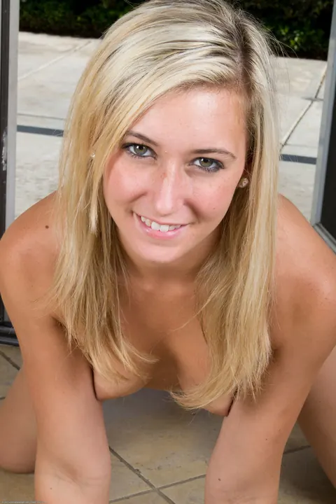 Lilly Banks: Blonde Amateur Undresses Outdoors and Shows Her Asshole – photo 12 of 21