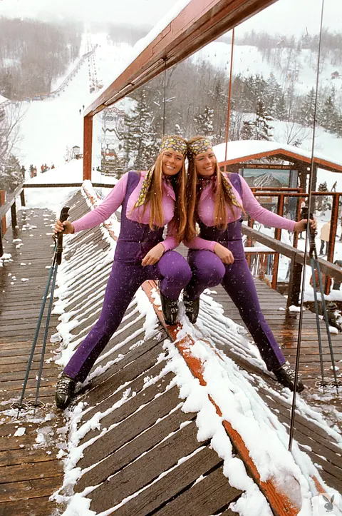 Ann Pennington & Bebe Buell: Tall Short-Haired MILF Poses Nude Outdoors – photo 1 of 16