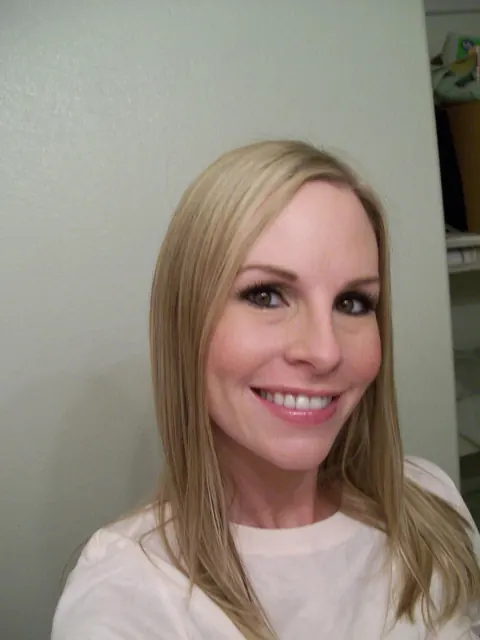 Aimee Addison: Tattooed Blonde Amateur Shows Her Big Tits in Selfies – photo 3 of 20