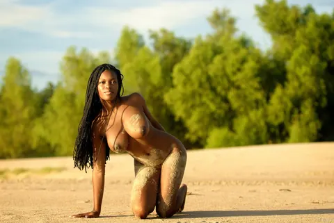 Deserea: Tall Ebony Babe Sheds Her White Dress and Bares Her Pussy on the Beach – photo 16 of 21