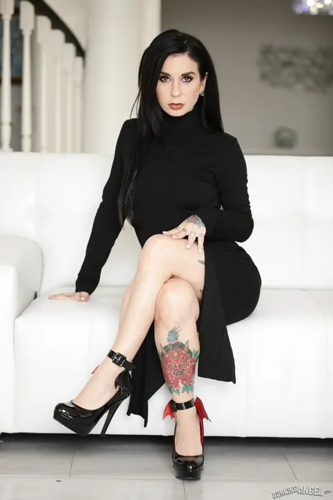 Joanna Angel & Adria Rae: Thick Tattooed MILF Joins a Threesome in Lingerie – photo 4 of 15