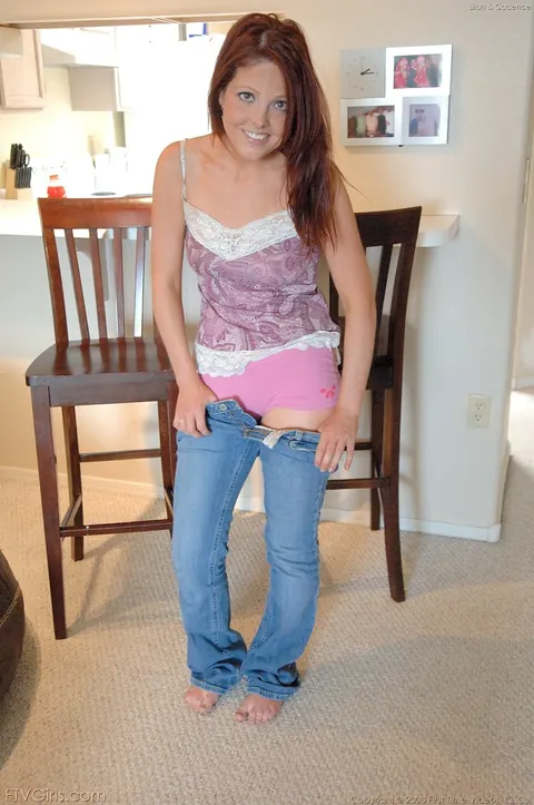 Shayne Ryder: Mature Blonde Strips and Fingers Her Pussy on a Chair – photo 7 of 20