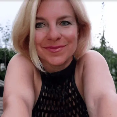German MILF Flaunts Her Big Tits Outdoors – photo 4 of 11