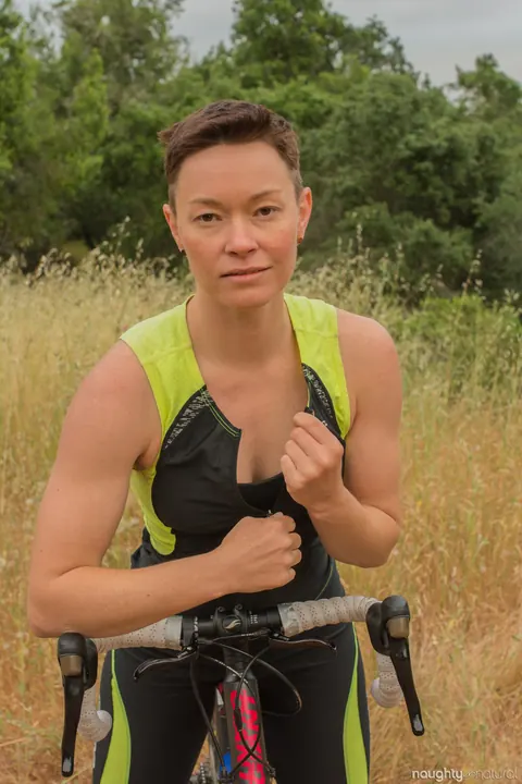 Jiz Lee: Petite Hairy MILF Strips Naked Outdoors in Nature – photo 3 of 20