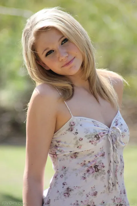 Blonde Woman Strips Outdoors and Fingers Her Pussy in Public – photo 2 of 21