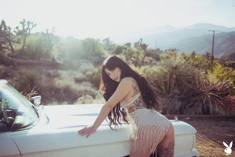 Brett Barletta: Several Women Flash Their Big Natural Tits Outdoors – photo 16 of 20
