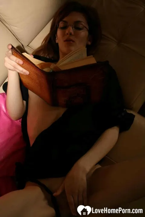 Mature Brunette with Hairy Pussy Fingers Herself on the Sofa – photo 12 of 20