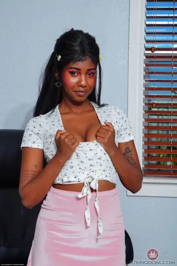 Thick Ebony Woman Spreads Her Hairy Pussy and Shows Her Big Ass