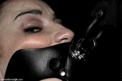 Natalie Minx: Brunette PAWG in Bondage Masturbates with a Dildo – photo 2 of 21