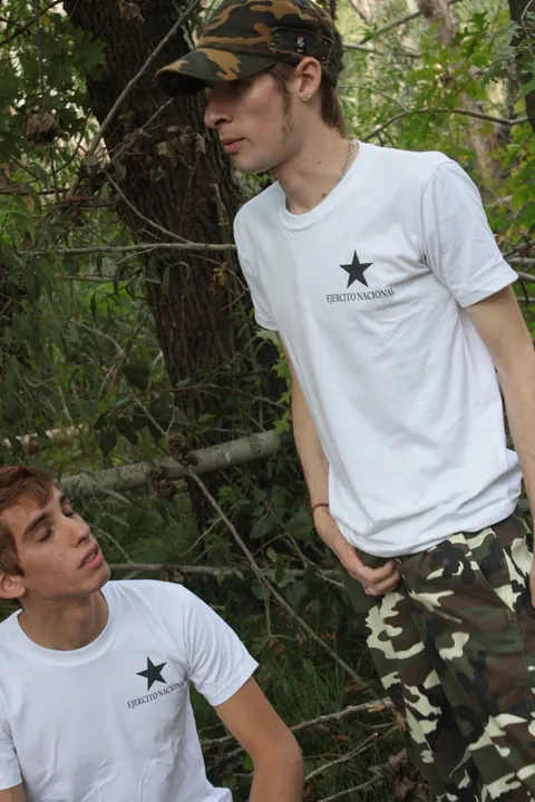 Thick Man with a Big Ass Gets Sucked and Fucks His Friend Outdoors – photo 3 of 21