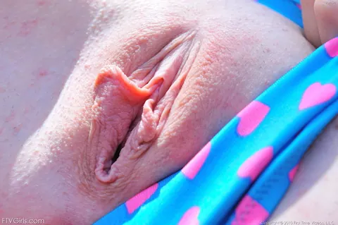 Ashlyn Rae: Redhead in a Bikini Bares Her Ass and Fingers Her Pussy – photo 14 of 15
