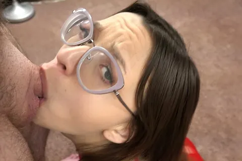 Honey Hayes: Petite Brunette in Glasses Deepthroats and Takes a Cumshot – photo 9 of 21