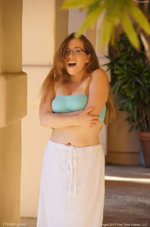 Samantha Grace: Busty Curvy MILF in Glasses Spreads Her Pussy Outdoors – photo 6 of 20