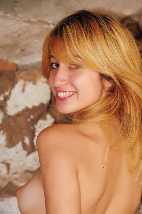 Latina Undresses to Reveal Her Hairy Pussy – photo 11 of 21